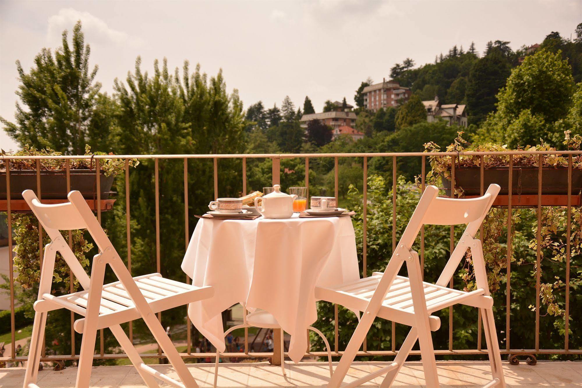 Hotel Pino Torinese Exterior foto